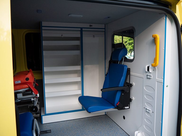 Betreuerstuhl Innenraum Krankentransporter Mercedes-Benz Sprinter 316 CDI